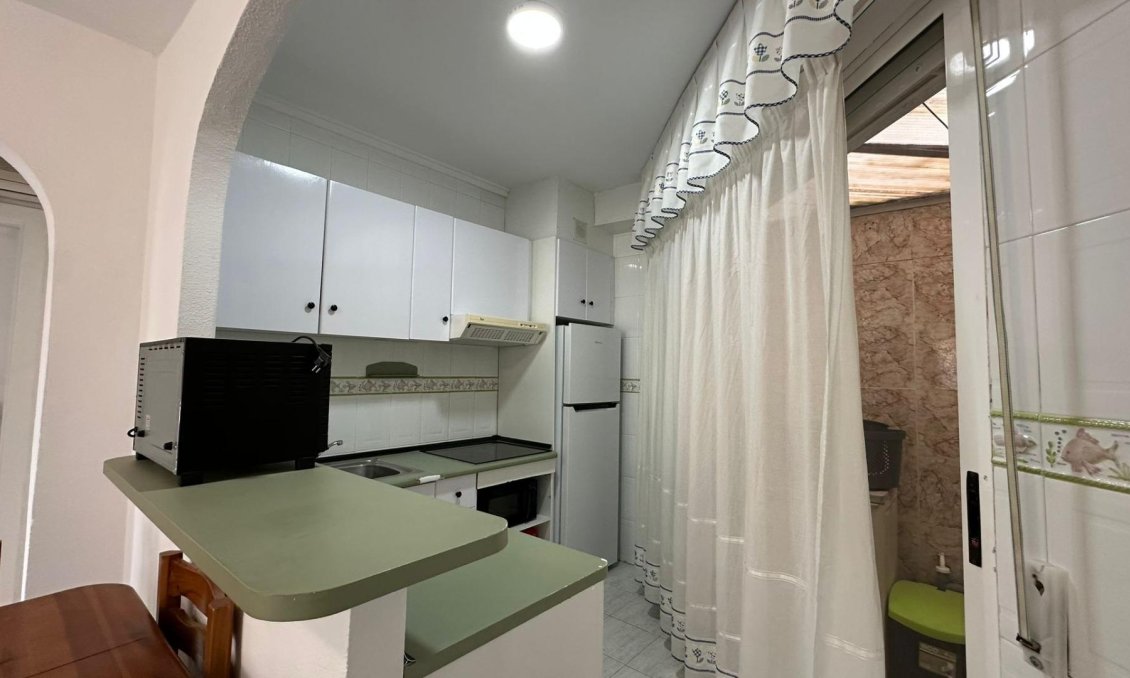 Resale - Bungalow -
Orihuela Costa - Los Almendros-la Florida