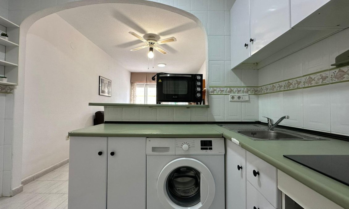 Resale - Bungalow -
Orihuela Costa - Los Almendros-la Florida