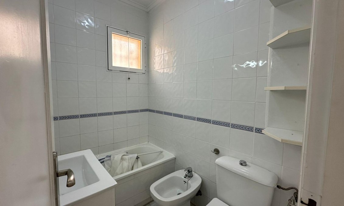 Resale - Bungalow -
Orihuela Costa - Los Almendros-la Florida