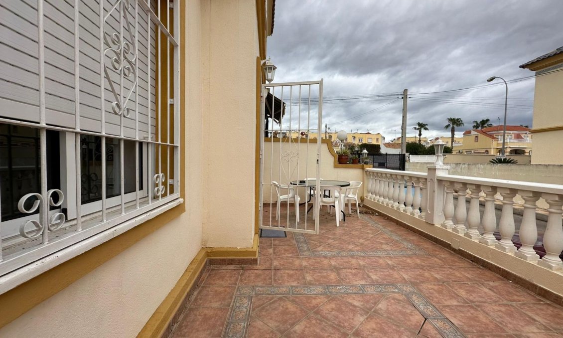 Resale - Bungalow -
Orihuela Costa - Los Almendros-la Florida