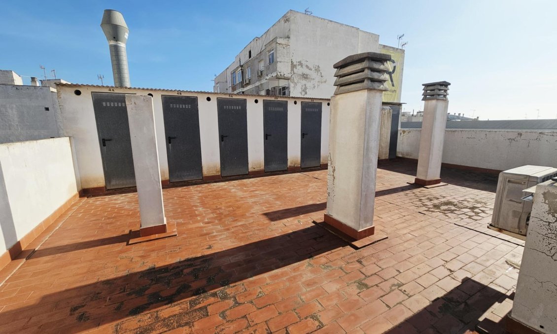 Segunda mano - Apartamento -
Torrevieja - Estacion De Autobuses