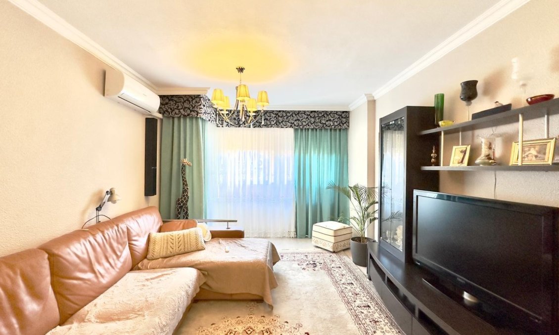 Segunda mano - Apartamento -
Torrevieja - Centro