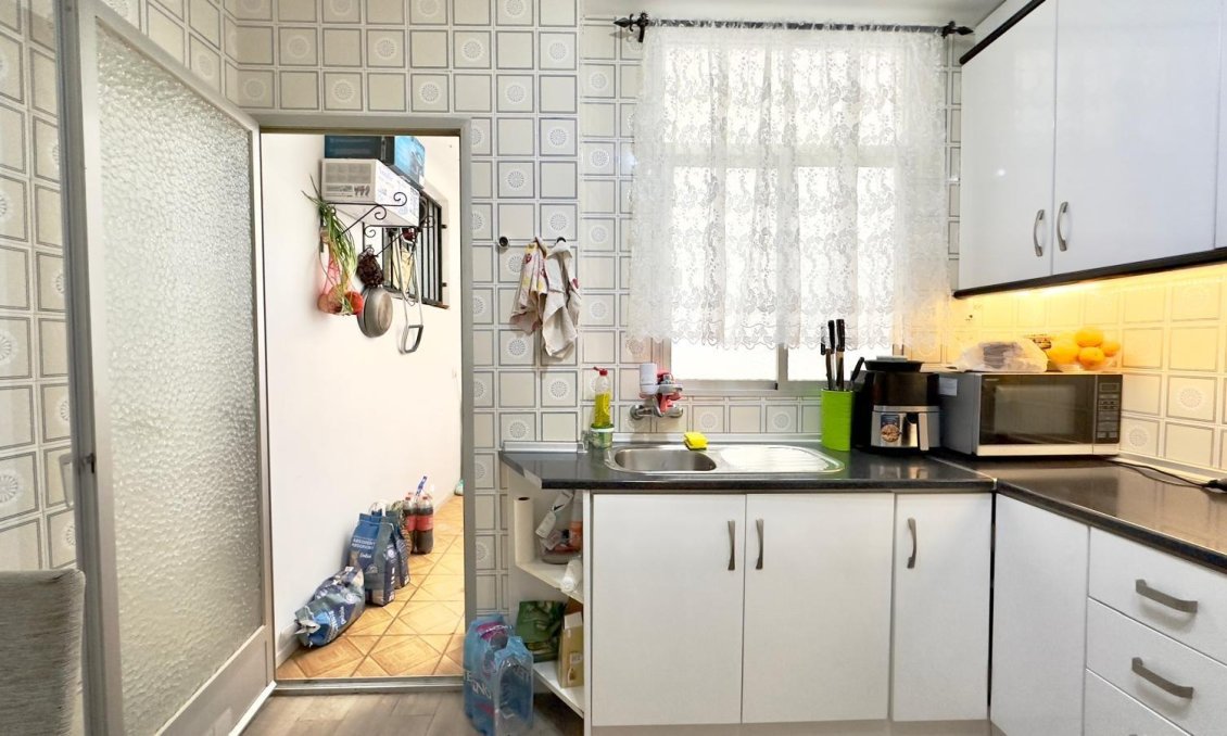 Segunda mano - Apartamento -
Torrevieja - Centro