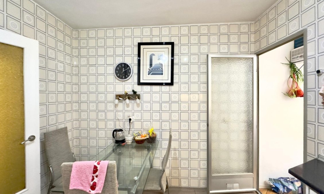 Segunda mano - Apartamento -
Torrevieja - Centro