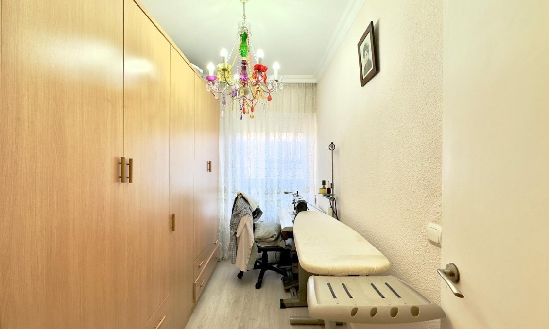 Segunda mano - Apartamento -
Torrevieja - Centro