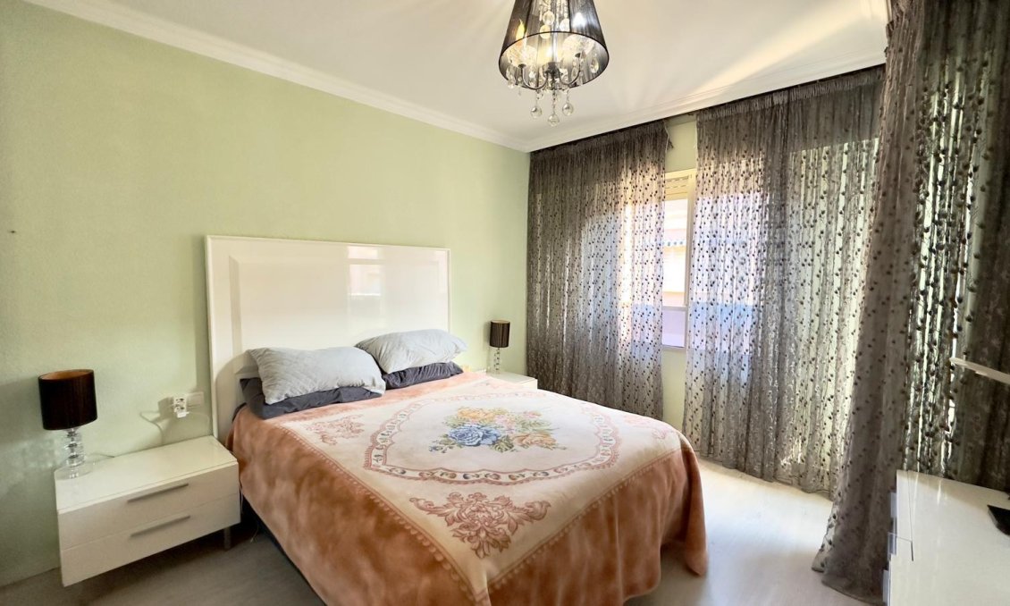 Segunda mano - Apartamento -
Torrevieja - Centro