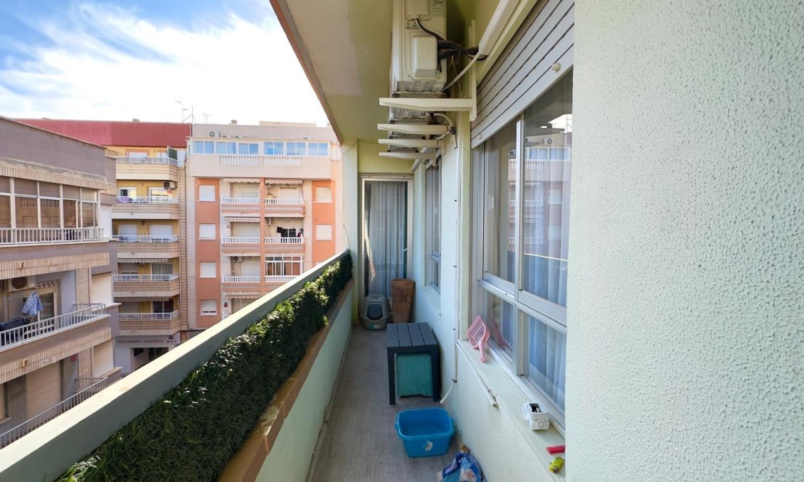 Segunda mano - Apartamento -
Torrevieja - Centro