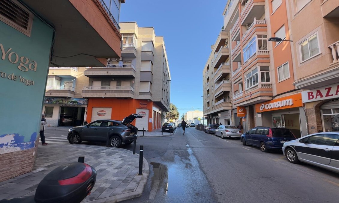 Segunda mano - Apartamento -
Torrevieja - Centro