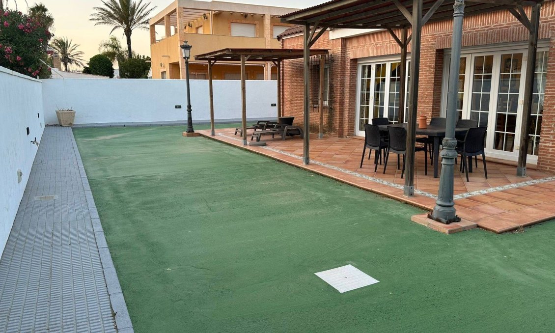 Resale - Villa -
La Manga del Mar Menor - Playa Principe