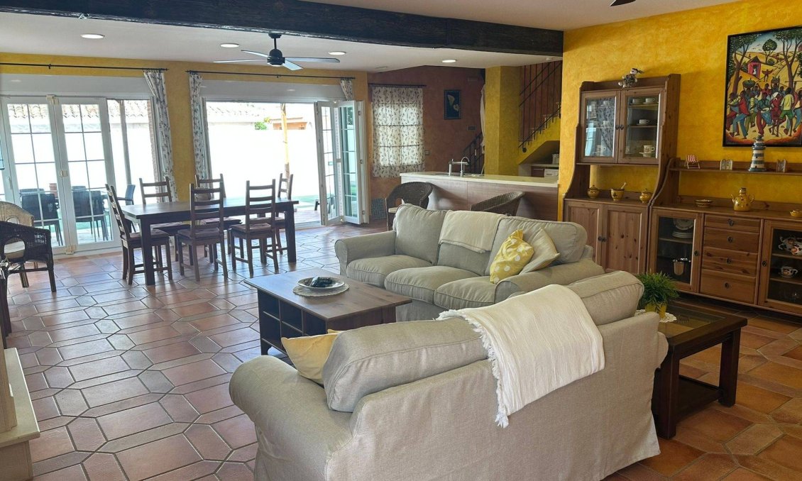 Resale - Villa -
La Manga del Mar Menor - Playa Principe