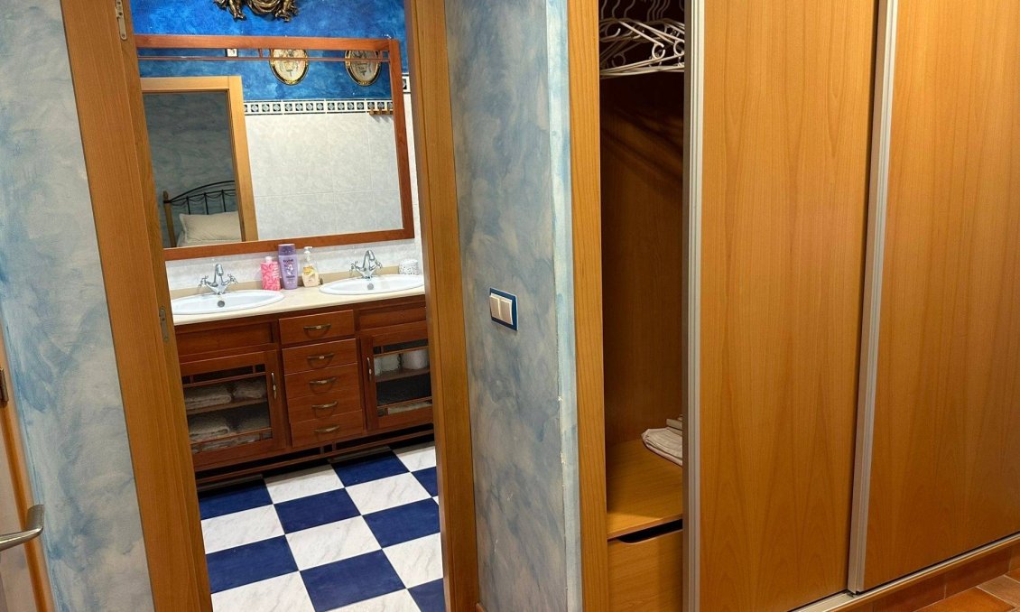 Resale - Villa -
La Manga del Mar Menor - Playa Principe