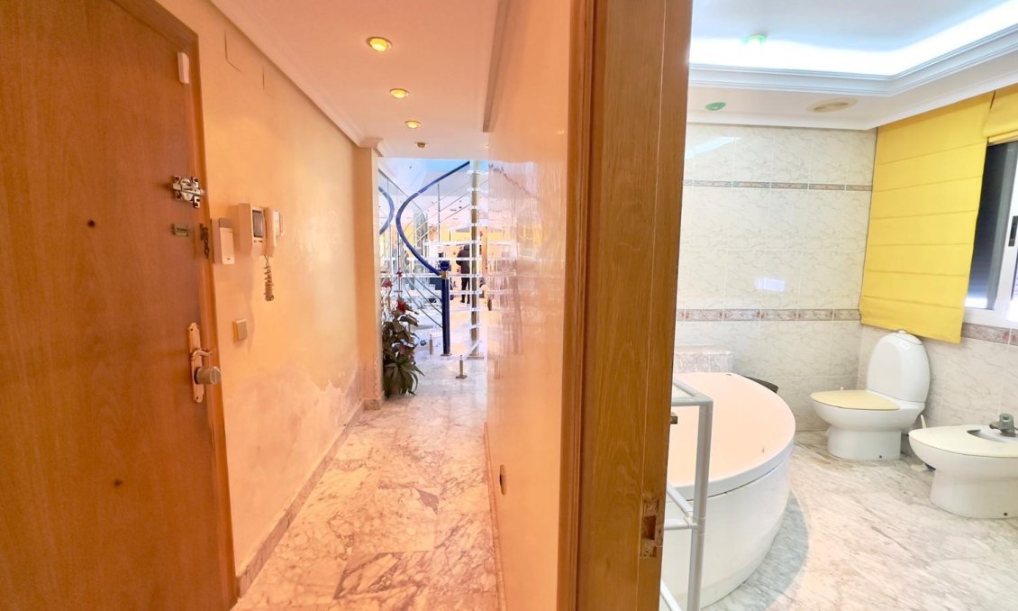 Segunda mano - Ático -
Torrevieja - Centro