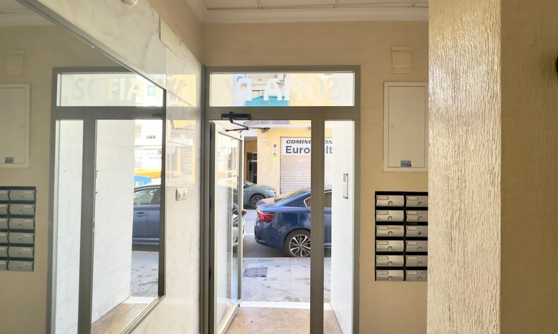 Resale - Apartment -
Torrevieja