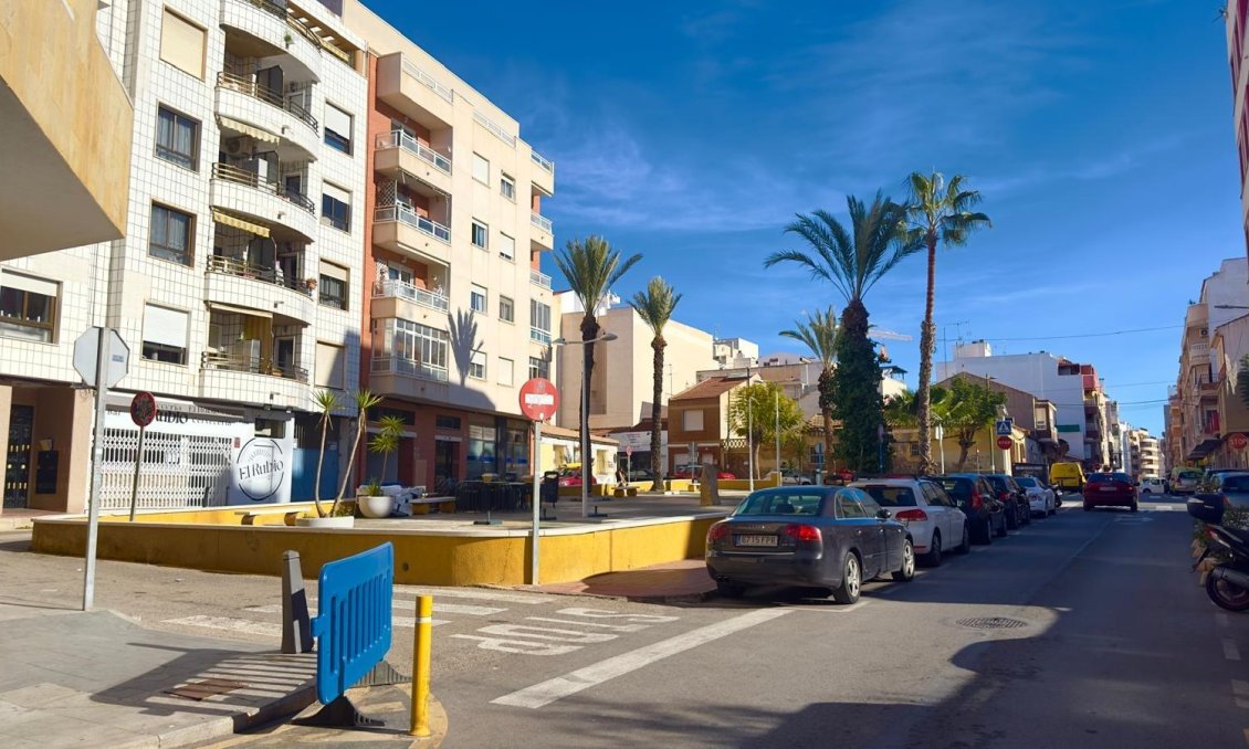 Resale - Apartment -
Torrevieja