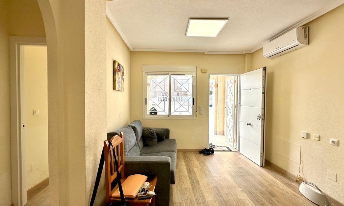 Wiederverkauf - Bungalow -
Torrevieja - Torreblanca