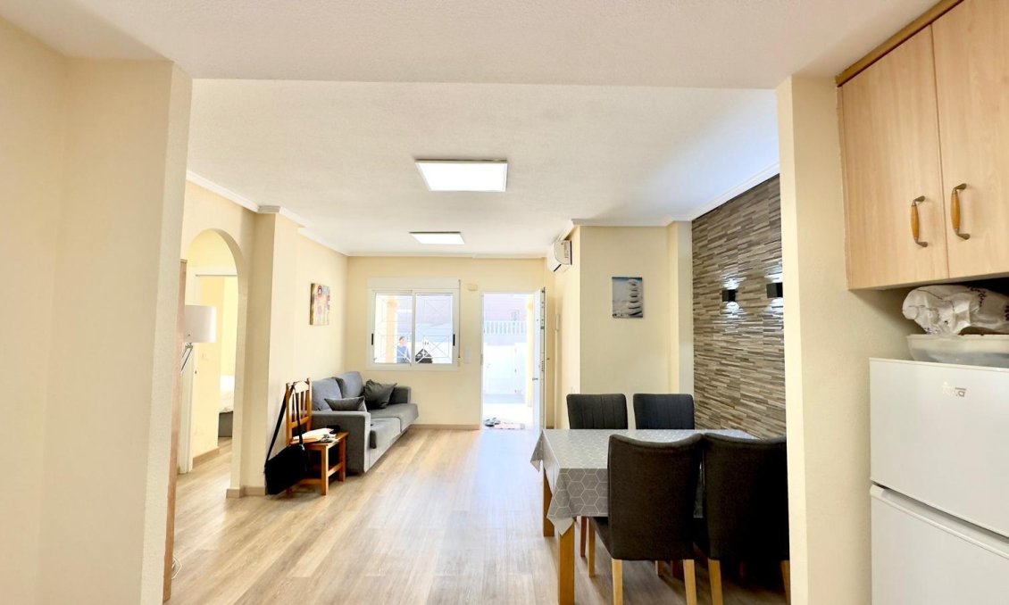 Wiederverkauf - Bungalow -
Torrevieja - Torreblanca