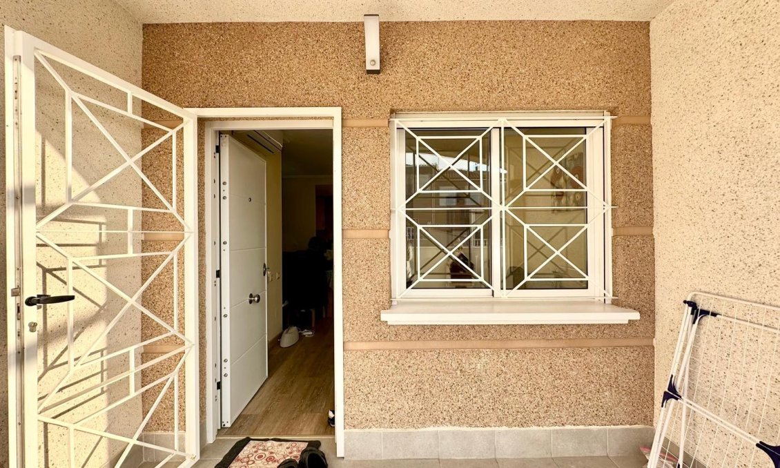 Wiederverkauf - Bungalow -
Torrevieja - Torreblanca