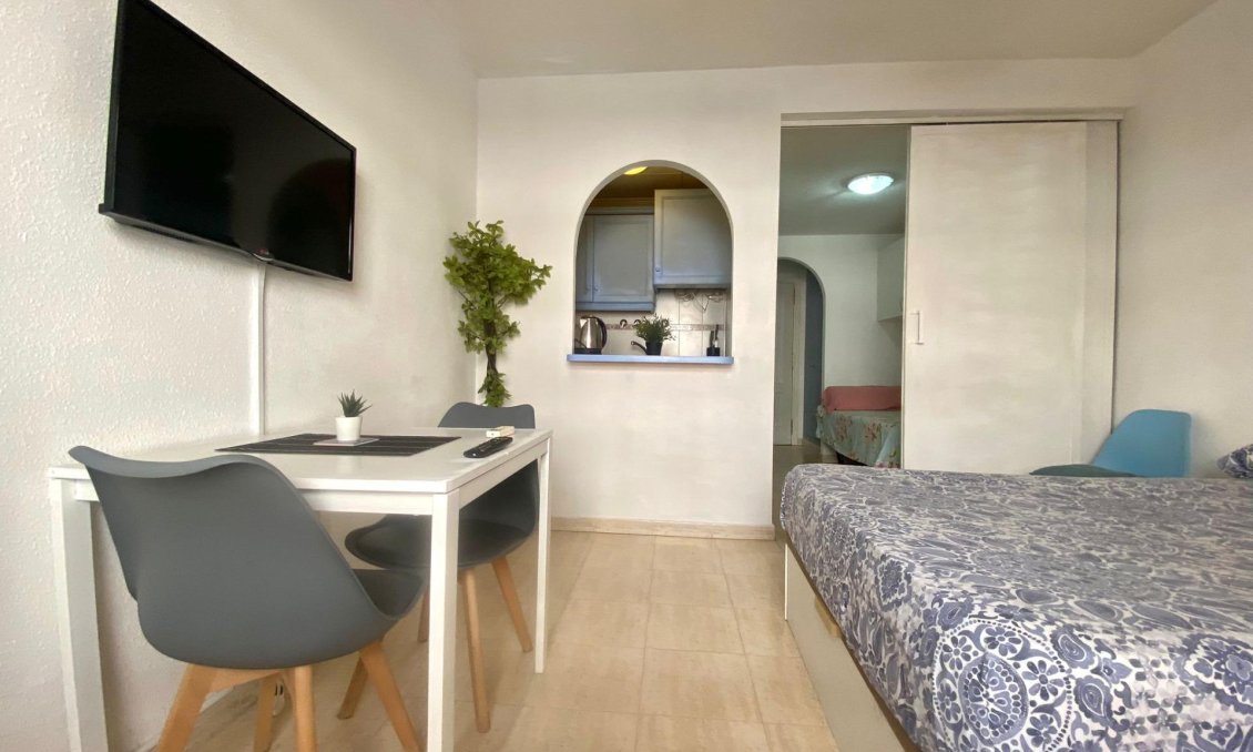 Segunda mano - Apartamento -
Torrevieja - Estacion De Autobuses