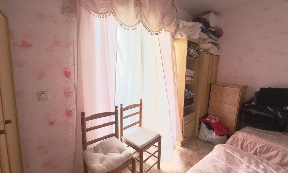 Revânzare - Mansardă -
Torrevieja - Estacion De Autobuses