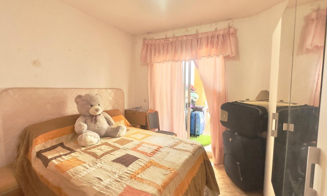 Revânzare - Mansardă -
Torrevieja - Estacion De Autobuses