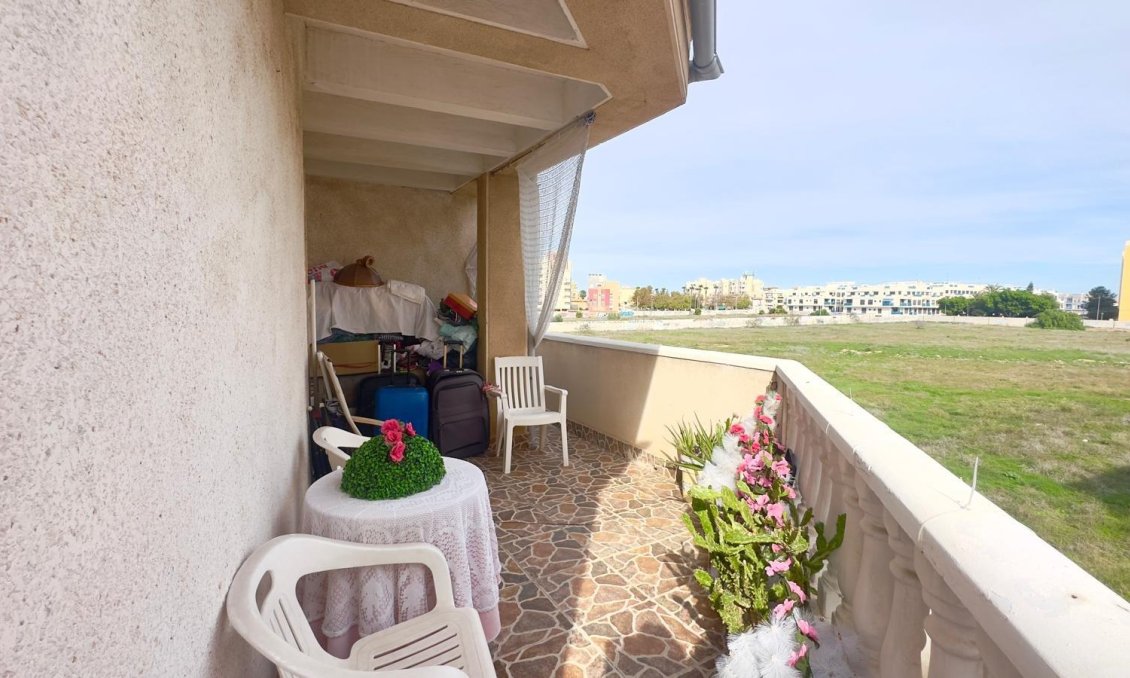 Revânzare - Mansardă -
Torrevieja - Estacion De Autobuses