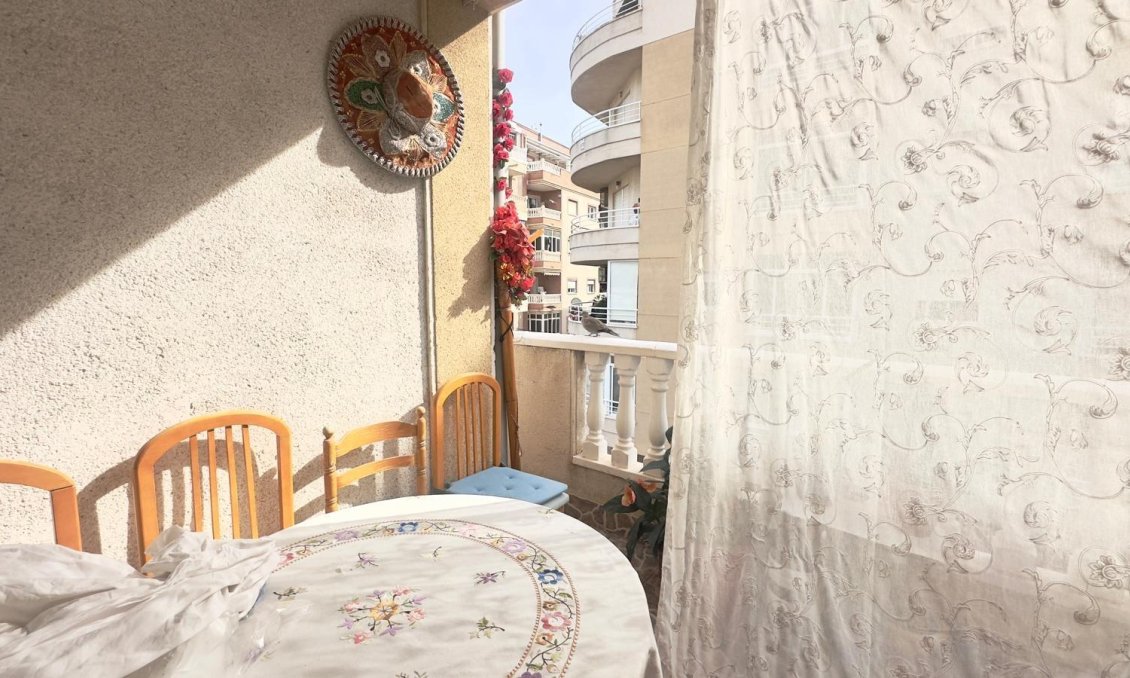 Revânzare - Mansardă -
Torrevieja - Estacion De Autobuses