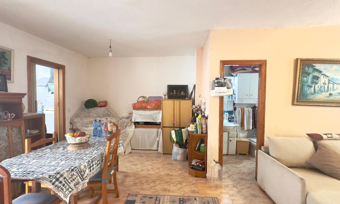 Revânzare - Mansardă -
Torrevieja - Estacion De Autobuses