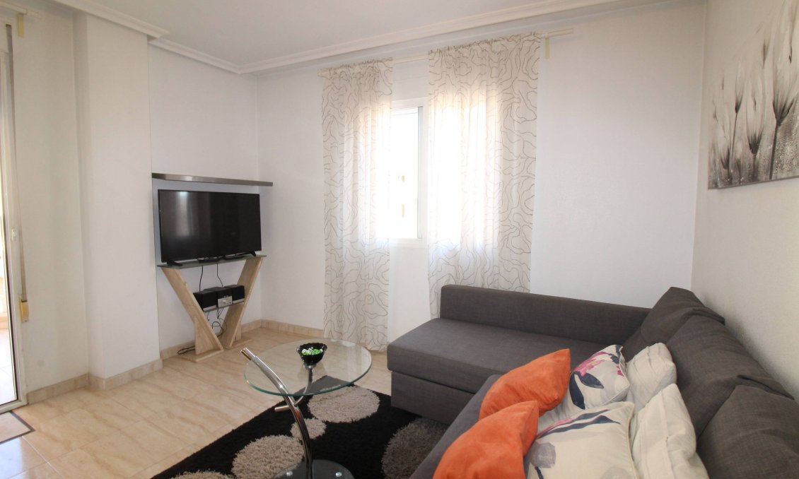 Segunda mano - Apartamento -
Torrevieja - Centro