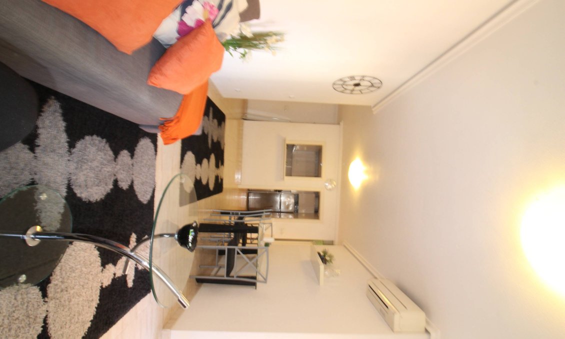 Segunda mano - Apartamento -
Torrevieja - Centro