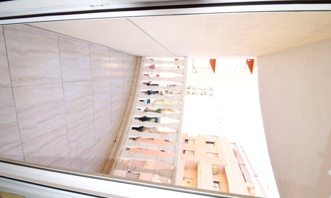 Segunda mano - Apartamento -
Torrevieja - Centro