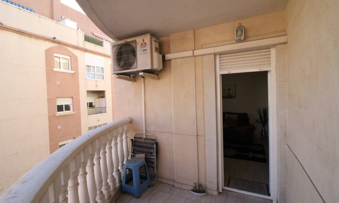 Segunda mano - Apartamento -
Torrevieja - Centro