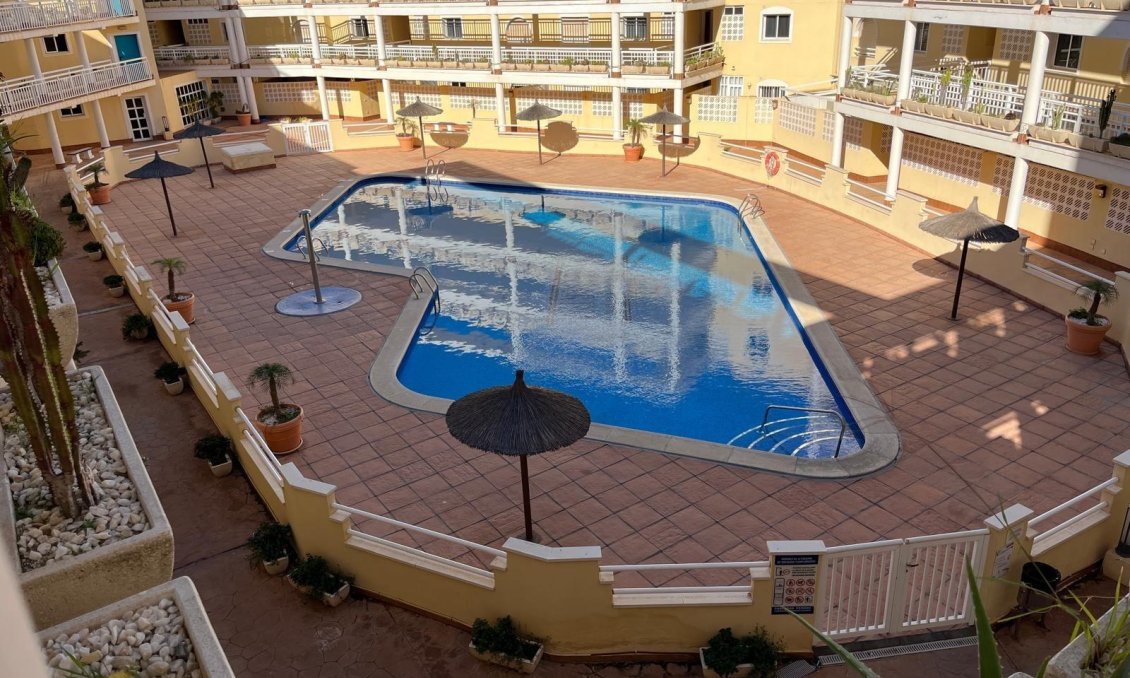 Segunda mano - Apartamento -
Orihuela Costa - Campoamor