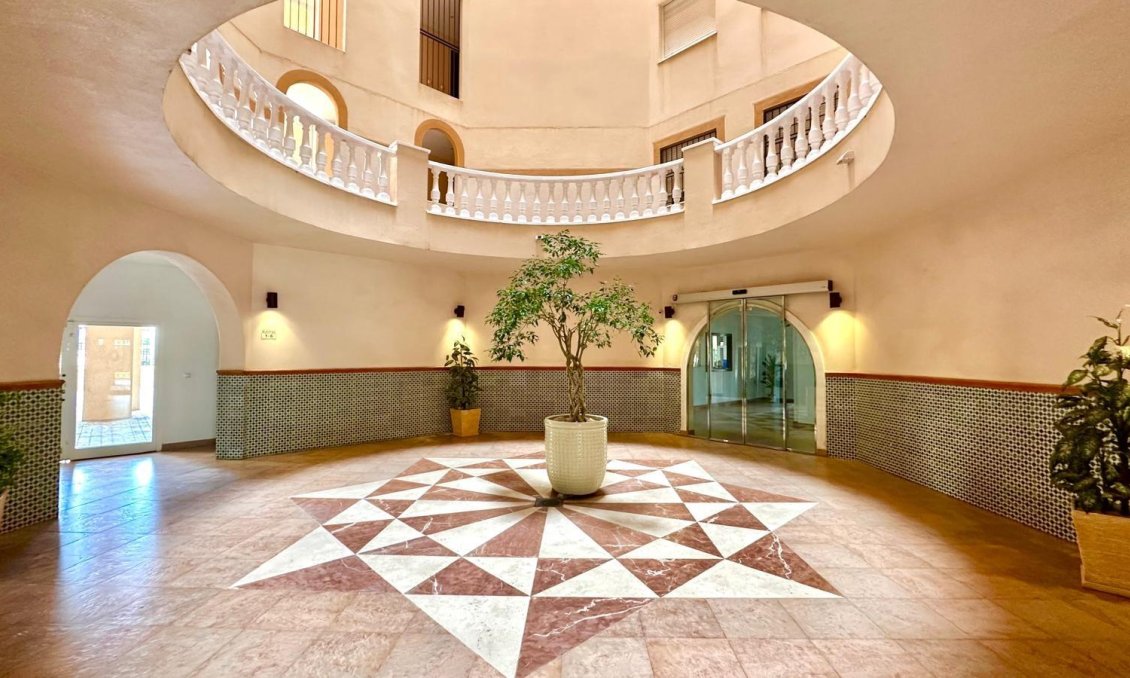 Segunda mano - Apartamento -
Torrevieja - Los Frutales