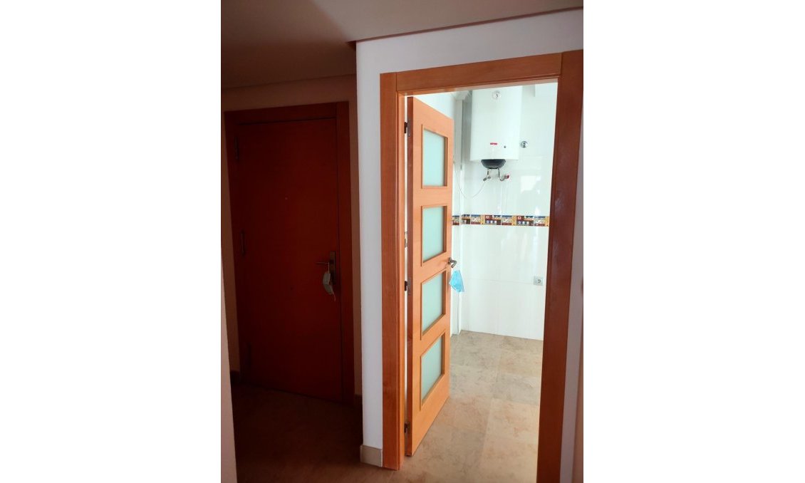 Segunda mano - Apartamento -
Torrevieja - Estacion De Autobuses