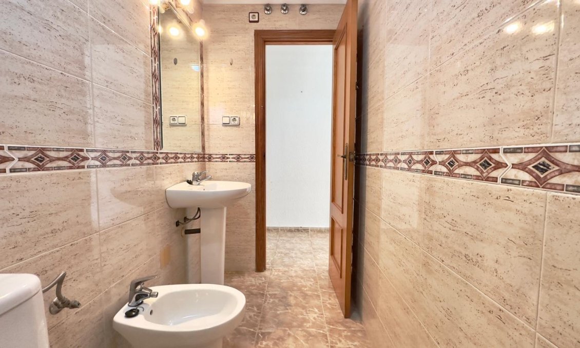 Segunda mano - Apartamento -
Torrevieja - Playa del Cura