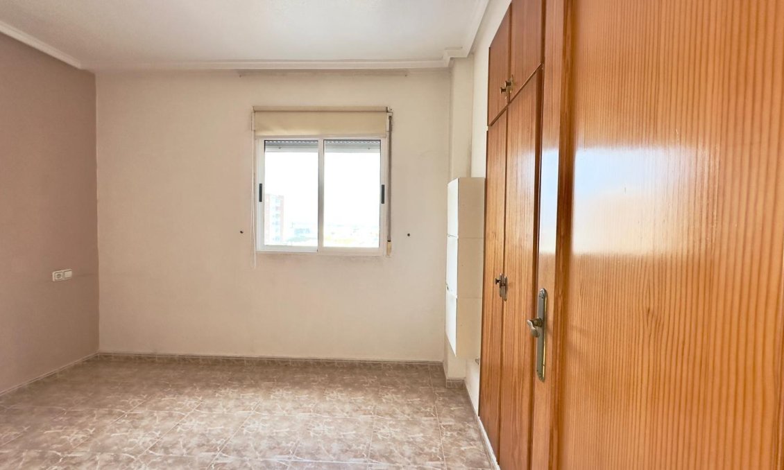 Segunda mano - Apartamento -
Torrevieja - Playa del Cura