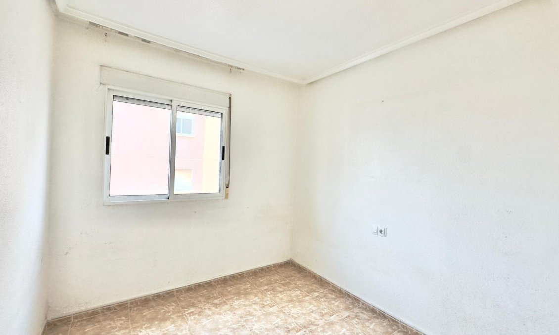 Segunda mano - Apartamento -
Torrevieja - Playa del Cura