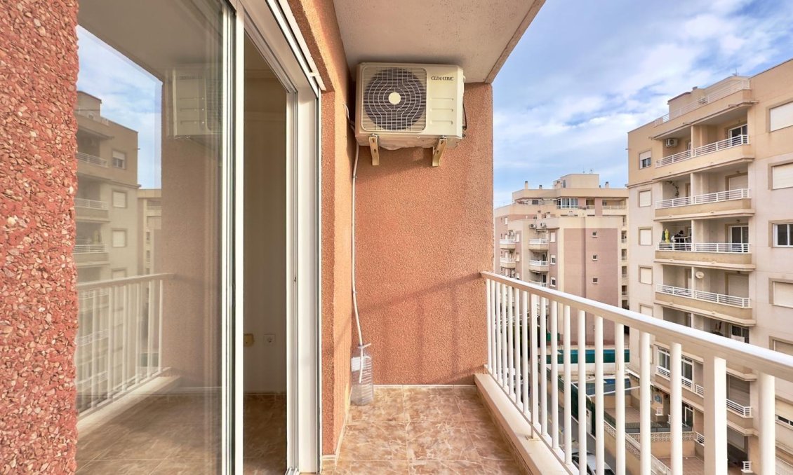 Segunda mano - Apartamento -
Torrevieja - Playa del Cura