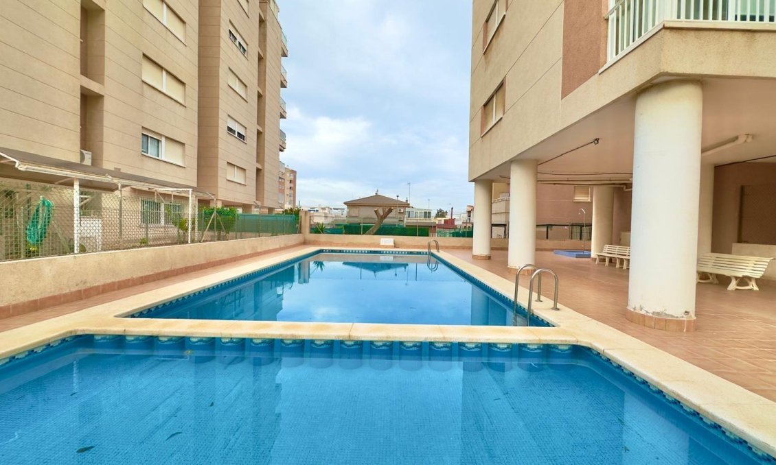 Segunda mano - Apartamento -
Torrevieja - Playa del Cura