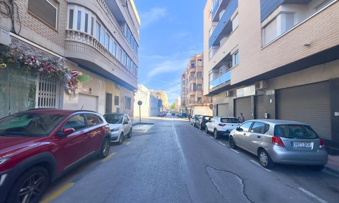Segunda mano - Apartamento -
Torrevieja - Centro