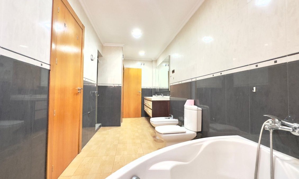 Segunda mano - Apartamento -
Torrevieja - Centro