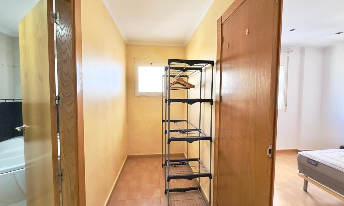 Segunda mano - Apartamento -
Torrevieja - Centro