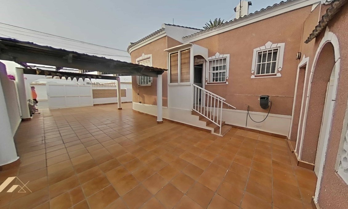 Segunda mano - Villa -
Torrevieja - San Luis