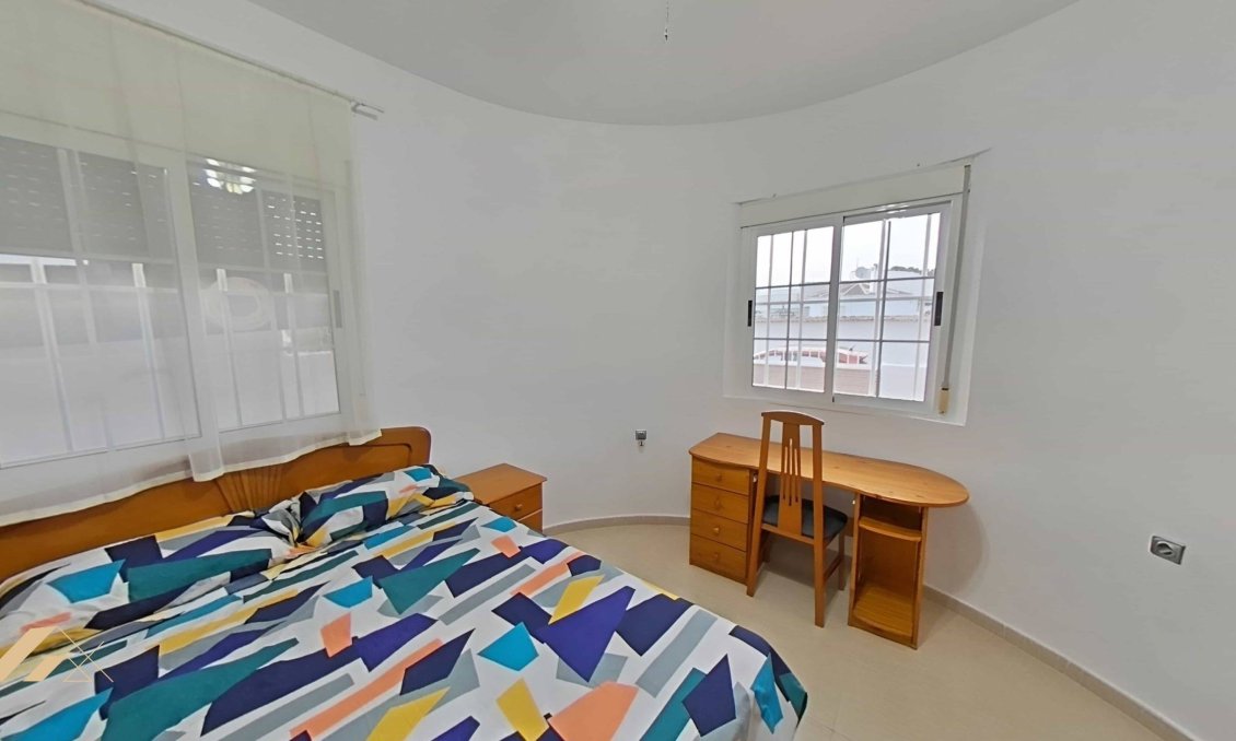 Segunda mano - Villa -
Torrevieja - San Luis