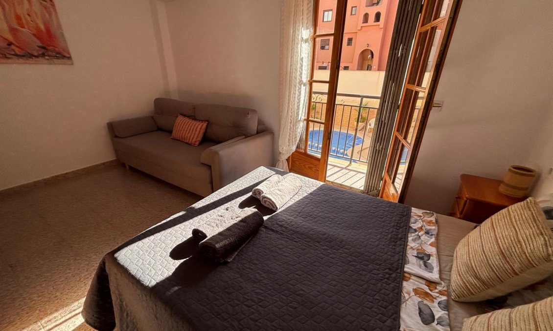 Segunda mano - Apartamento -
Torrevieja - Los Frutales