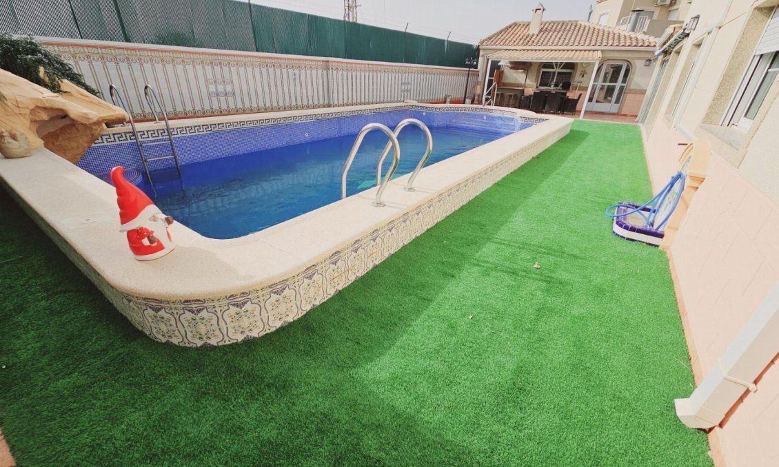 Resale - Villa -
Torrevieja - La Siesta - El Salado - Torreta