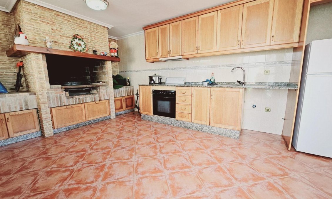 Resale - Villa -
Torrevieja - La Siesta - El Salado - Torreta