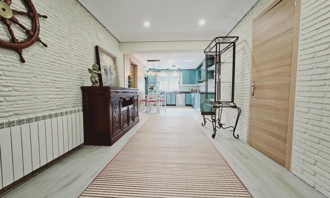 Resale - Villa -
Torrevieja - La Siesta - El Salado - Torreta