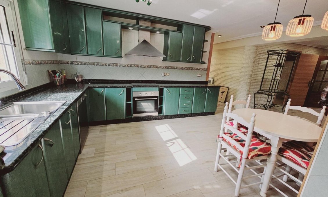 Resale - Villa -
Torrevieja - La Siesta - El Salado - Torreta