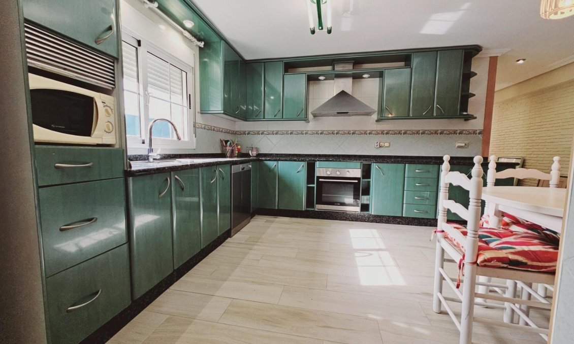 Resale - Villa -
Torrevieja - La Siesta - El Salado - Torreta